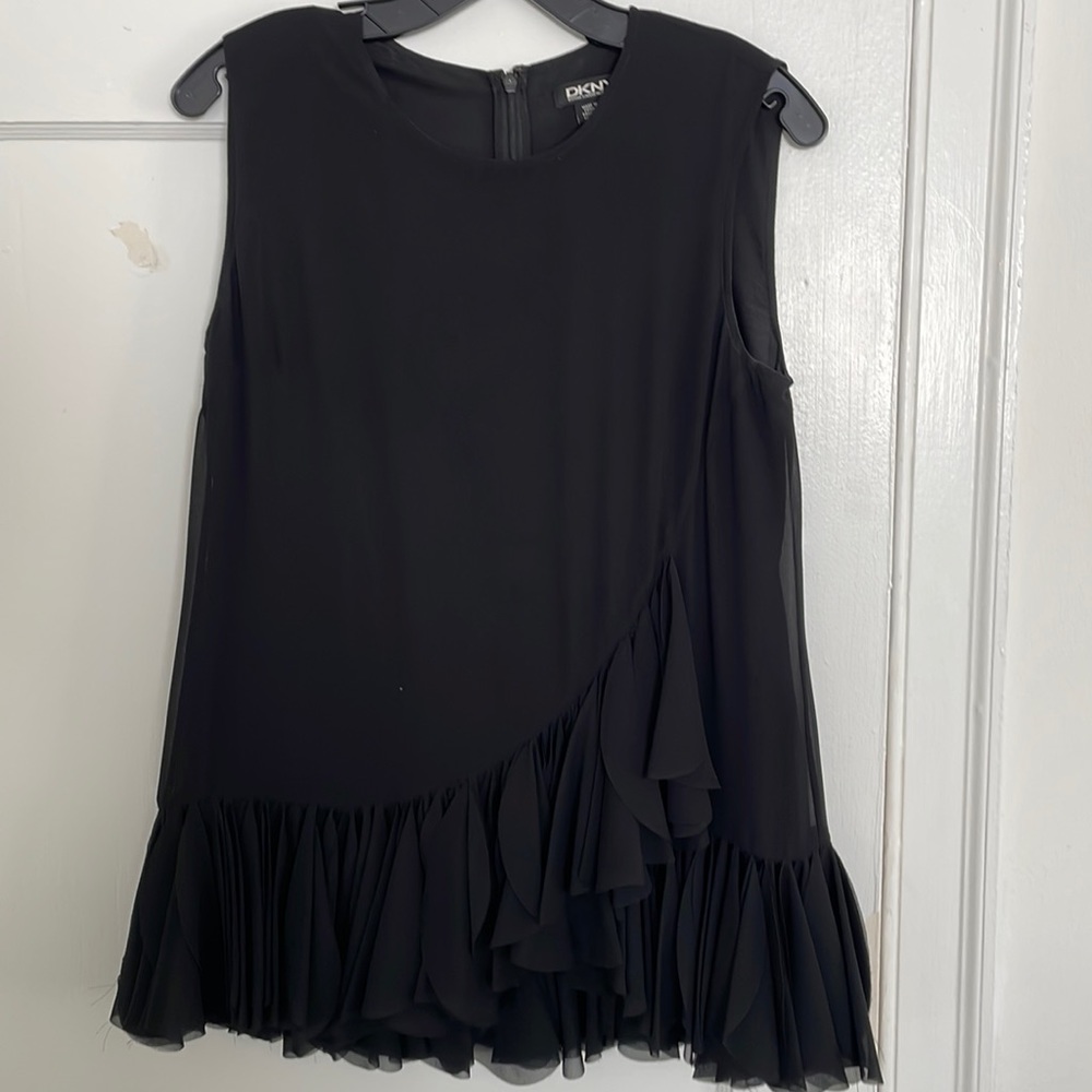 DKNY top size 6